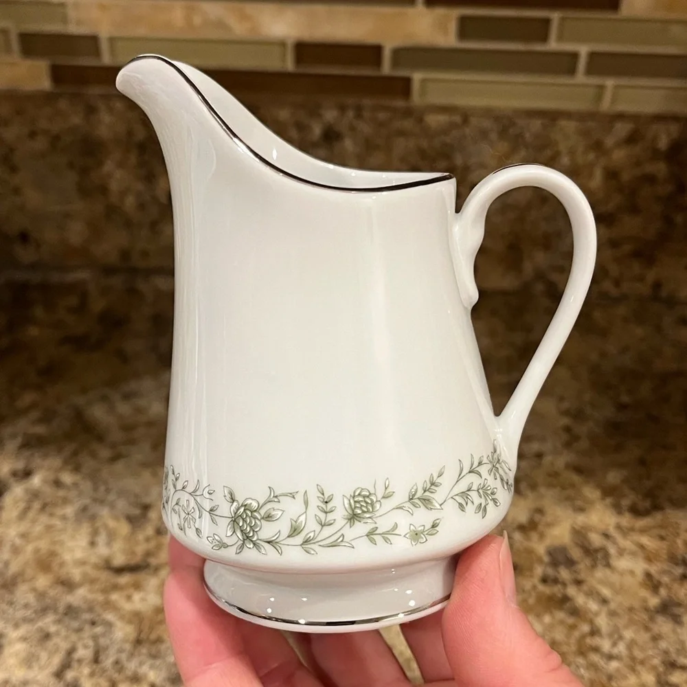 Mikasa Montclair Fine China Creamer Pale Green Leaves Silver Trim Japan G9059